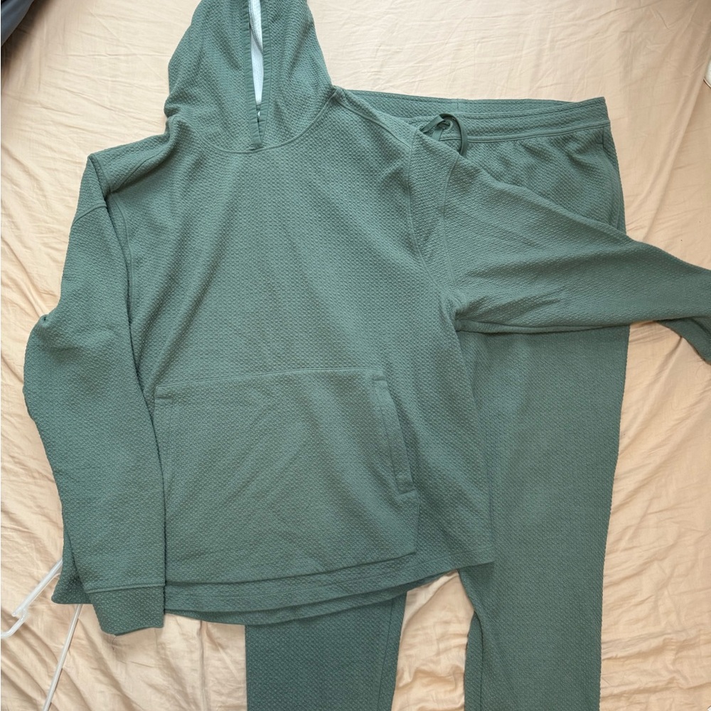 All in Motion Olive Mens Textured Activewear Set
